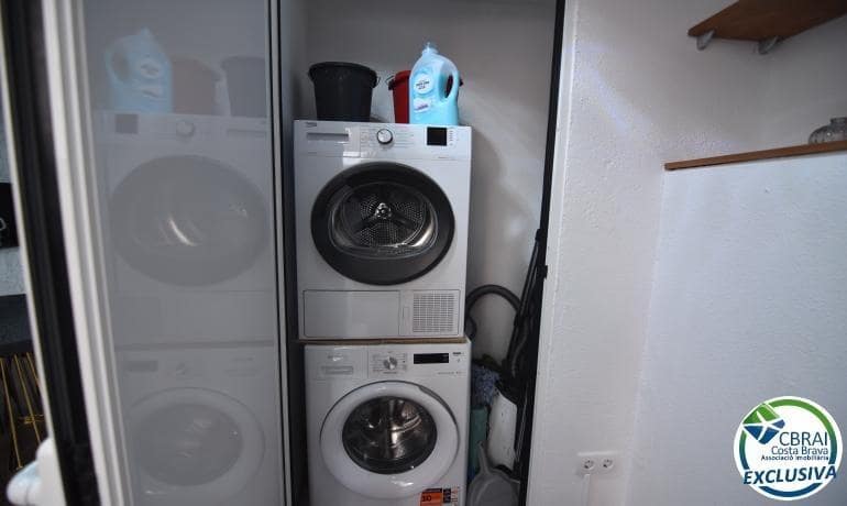 Erhverv til salg i Empuriabrava med garage - € 145.000 (Ref: 8881707)