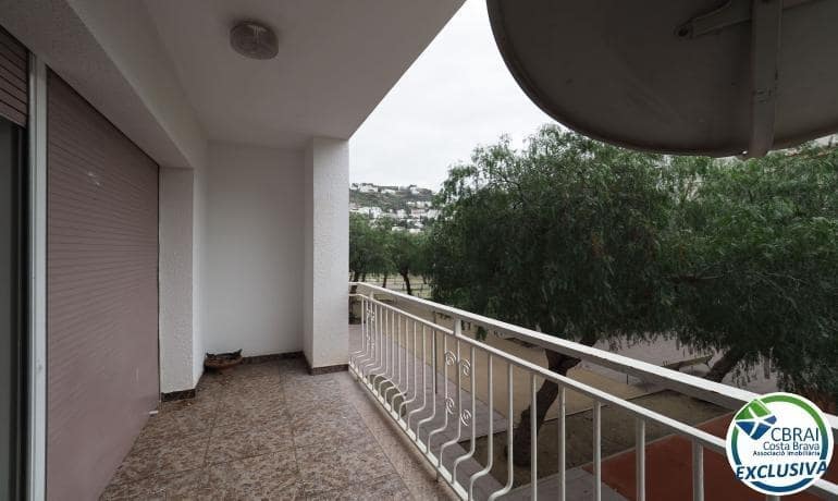 Apartamento de 3 habitaciones en Roses en venta - 185.000 € (Ref: 8884112)