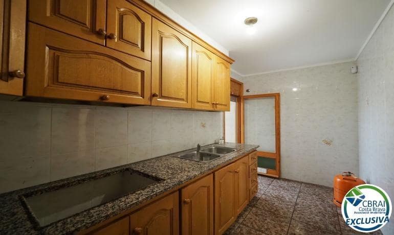 Apartamento de 3 habitaciones en Roses en venta - 185.000 € (Ref: 8884112)