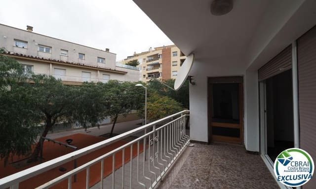 3 makuuhuone Huoneisto myytävänä paikassa Roses - 185 000 € (Ref: 8884112)