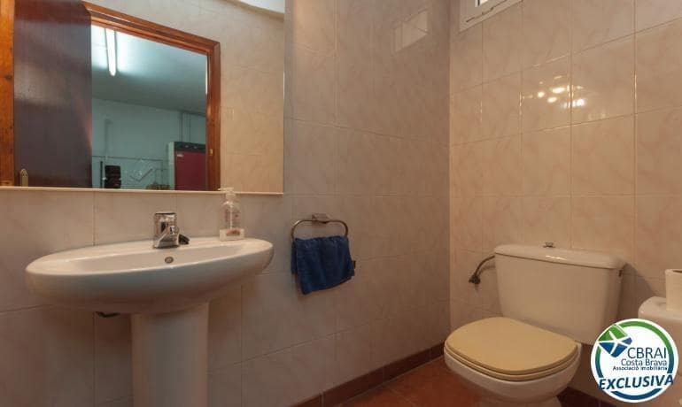 4 soveværelse Villa til salg i Roses med swimmingpool - € 598.000 (Ref: 8886224)