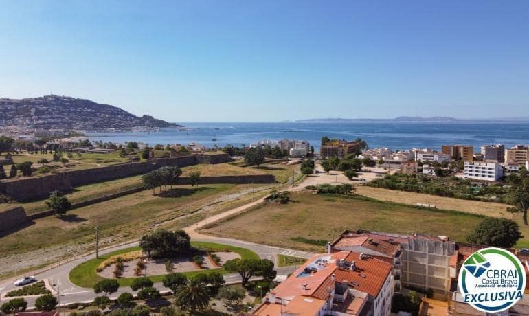 4 soveværelse Villa til salg i Roses med swimmingpool - € 598.000 (Ref: 8886224)