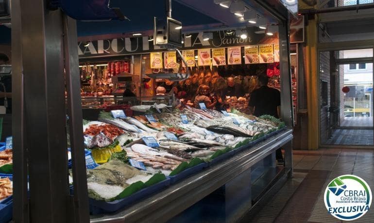 2 bedroom Apartment for sale in Roses - € 169,500 (Ref: 8902999)