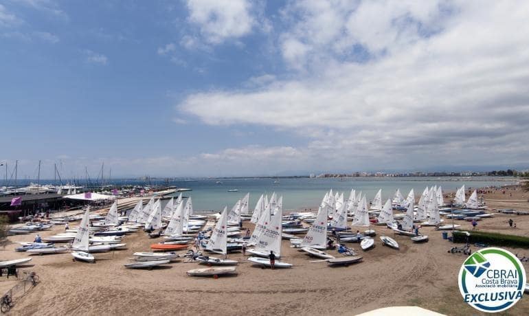 2 bedroom Apartment for sale in Roses - € 169,500 (Ref: 8902999)