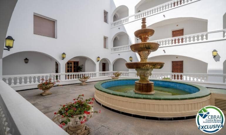 1 slaapkamer Appartement te koop in Empuriabrava met zwembad garage - € 159.000 (Ref: 8912950)