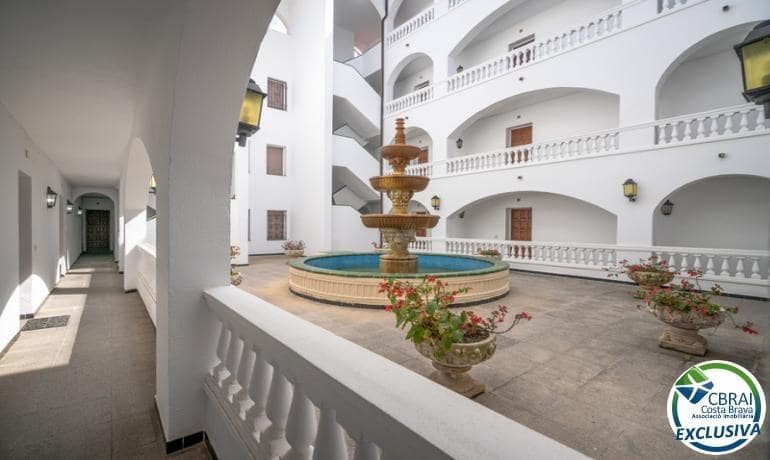 1 slaapkamer Appartement te koop in Empuriabrava met zwembad garage - € 159.000 (Ref: 8912950)