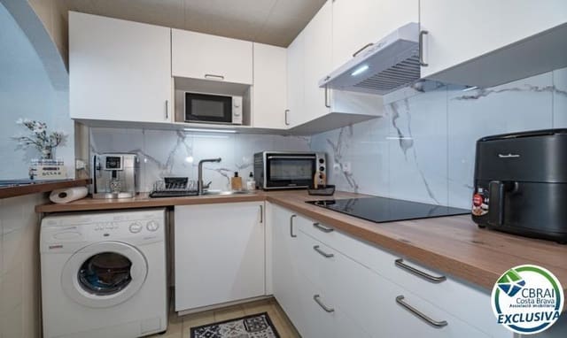 1 slaapkamer Appartement te koop in Empuriabrava, Castelló d'Empúries met zwembad garage - € 159.000 (Ref: 8912950)