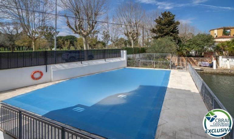 1 slaapkamer Appartement te koop in Empuriabrava met zwembad garage - € 159.000 (Ref: 8912950)
