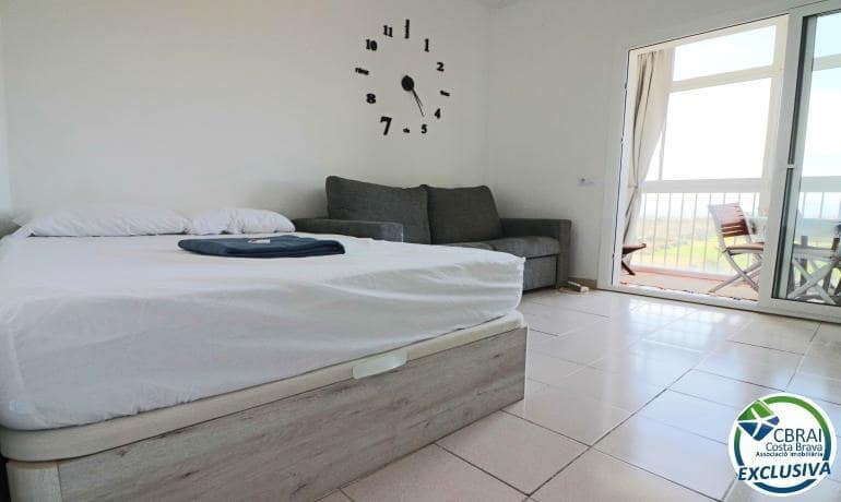 Studio till salu i Roses med pool - 99 000 € (Ref: 8916109)