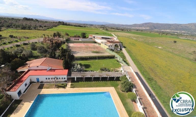 Studio till salu i Roses med pool - 99 000 € (Ref: 8916109)