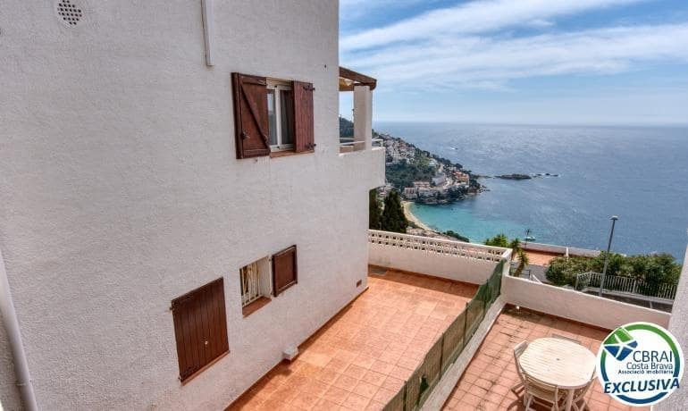 2 bedroom Beach Apartment for sale in Roses with pool - € 325,000 (Ref: 8935100)