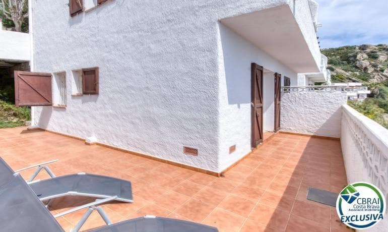 2 Zimmer Strandapartment zu verkaufen in Roses mit Pool - 325.000 € (Ref: 8935100)