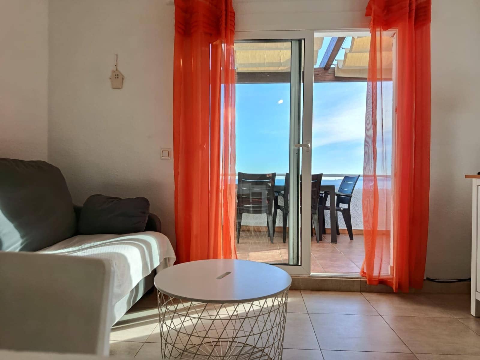 2 Zimmer Strandapartment zu verkaufen in Roses mit Pool - 325.000 € (Ref: 8935100)
