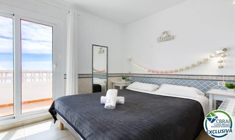 2 quarto Apartamento de Praia para venda em Roses com piscina - 315 000 € (Ref: 8935100)