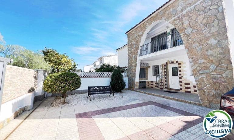 3 soverom Hus til salgs i Empuriabrava med garasje - € 599 900 (Ref: 8954236)