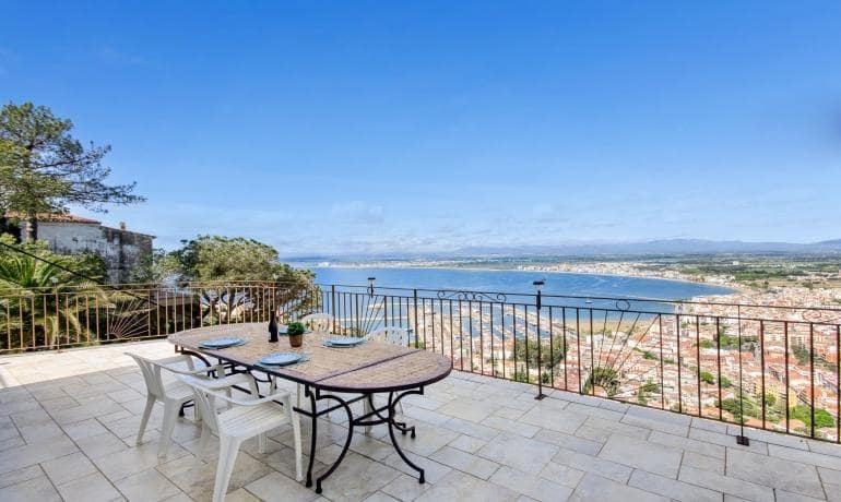 5 bedroom Apartment for sale in Roses with pool garage - € 880,000 (Ref: 8976033)