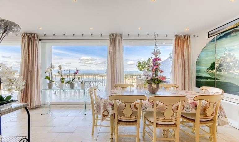 5 bedroom Apartment for sale in Roses with pool garage - € 880,000 (Ref: 8976033)