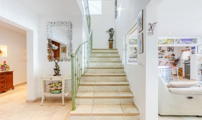 5 bedroom Apartment for sale in Roses with pool garage - € 880,000 (Ref: 8976033)