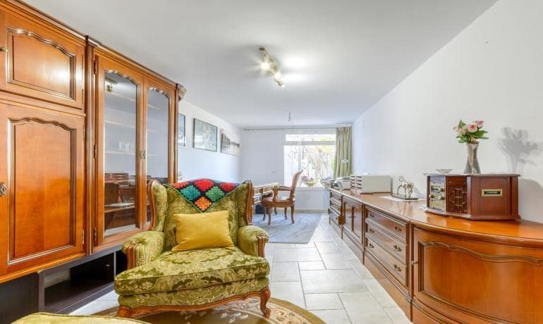 5 bedroom Apartment for sale in Roses with pool garage - € 880,000 (Ref: 8976033)