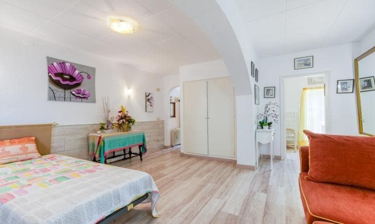 5 bedroom Apartment for sale in Roses with pool garage - € 880,000 (Ref: 8976033)