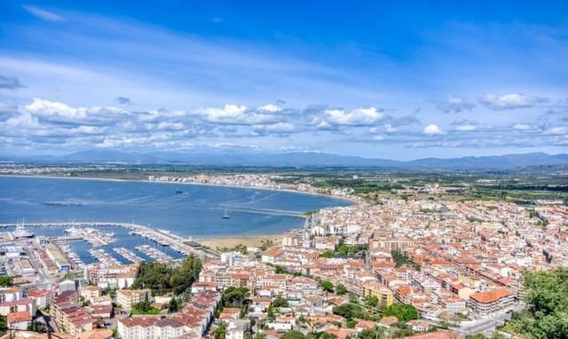 5 slaapkamer Appartement te koop in Roses met zwembad garage - € 880.000 (Ref: 8976033)