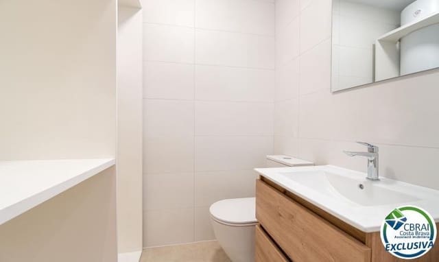 2 slaapkamer Appartement te koop in Roses - € 268.500 (Ref: 8982592)