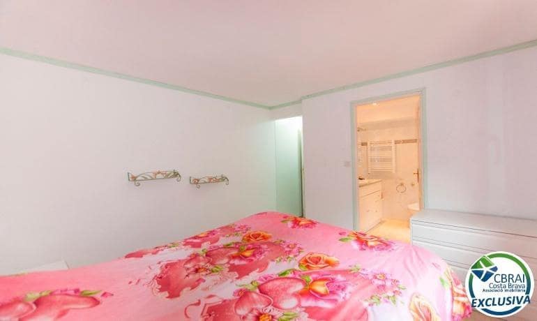 2 bedroom Villa for sale in Roses with garage - € 377,000 (Ref: 8992048)