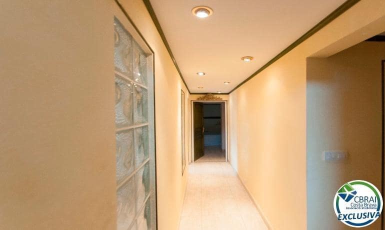 2 bedroom Villa for sale in Roses with garage - € 377,000 (Ref: 8992048)