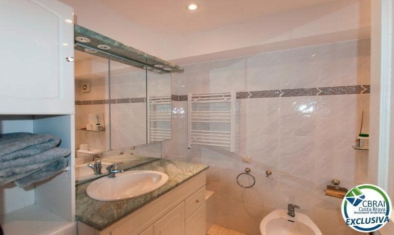 2 bedroom Villa for sale in Roses with garage - € 377,000 (Ref: 8992048)