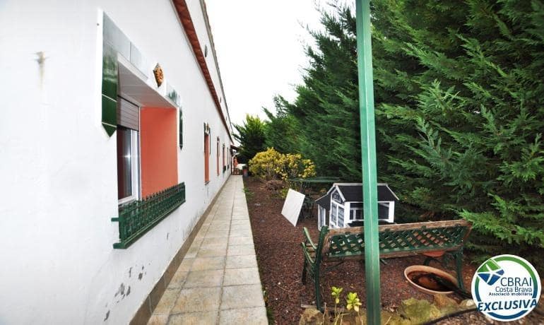 2 bedroom Villa for sale in Roses with garage - € 377,000 (Ref: 8992048)