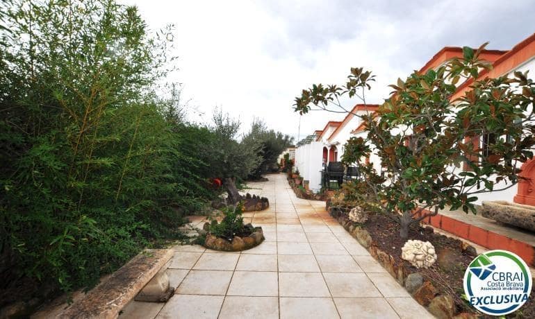 2 bedroom Villa for sale in Roses with garage - € 377,000 (Ref: 8992048)