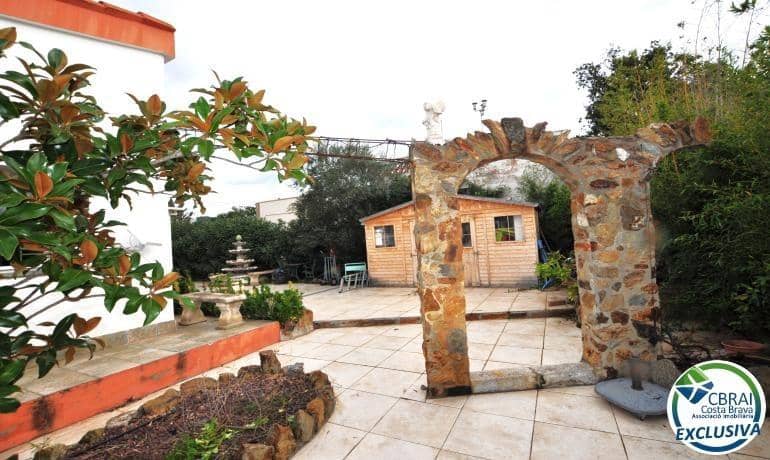 2 bedroom Villa for sale in Roses with garage - € 377,000 (Ref: 8992048)