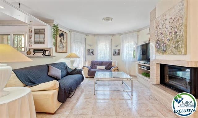 5 soveværelse Villa til salg i Empuriabrava, Castelló d'Empúries med swimmingpool garage - € 465.000 (Ref: 9005415)