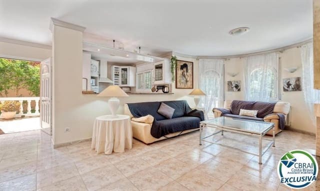 5 soveværelse Villa til salg i Empuriabrava, Castelló d'Empúries med swimmingpool garage - € 465.000 (Ref: 9005415)