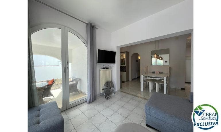 3 makuuhuone Huvila myytävänä paikassa Empuriabrava mukana uima-altaan 
autotalli - 795 000 € (Ref: 9005416)