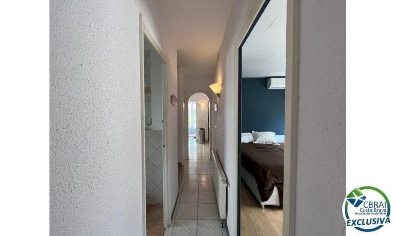 3 makuuhuone Huvila myytävänä paikassa Empuriabrava mukana uima-altaan 
autotalli - 795 000 € (Ref: 9005416)