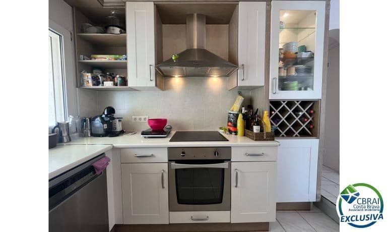 3 makuuhuone Huvila myytävänä paikassa Empuriabrava mukana uima-altaan 
autotalli - 795 000 € (Ref: 9005416)