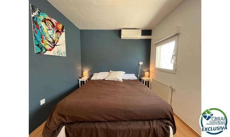 3 makuuhuone Huvila myytävänä paikassa Empuriabrava mukana uima-altaan 
autotalli - 795 000 € (Ref: 9005416)