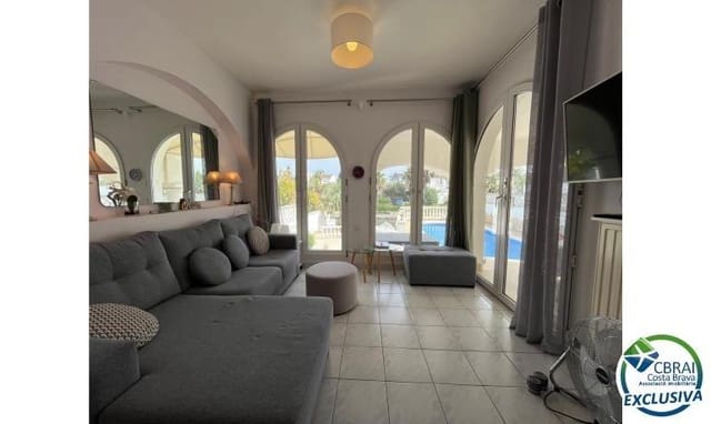 3 makuuhuone Huvila myytävänä paikassa Empuriabrava, Castelló d'Empúries mukana uima-altaan 
autotalli - 795 000 € (Ref: 9005416)