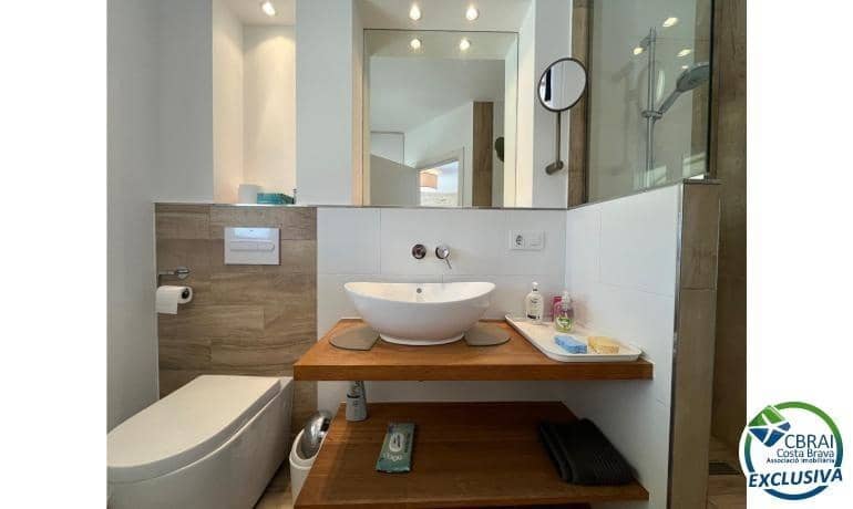 3 makuuhuone Huvila myytävänä paikassa Empuriabrava mukana uima-altaan 
autotalli - 795 000 € (Ref: 9005416)