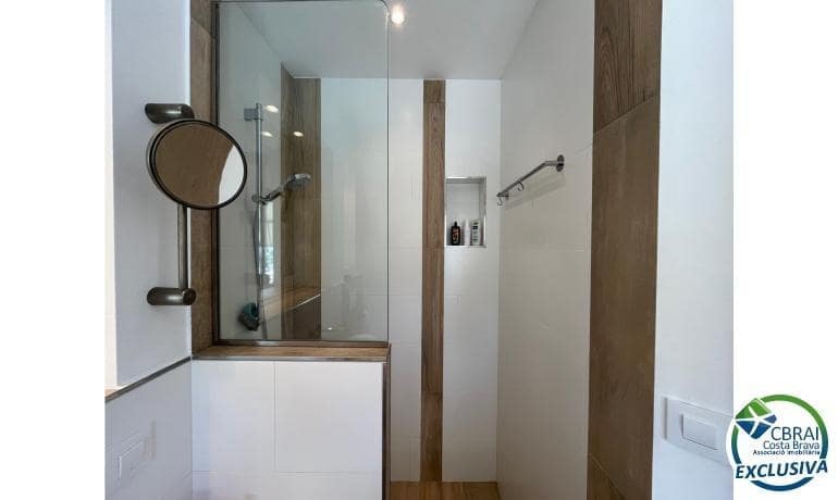 3 makuuhuone Huvila myytävänä paikassa Empuriabrava mukana uima-altaan 
autotalli - 795 000 € (Ref: 9005416)