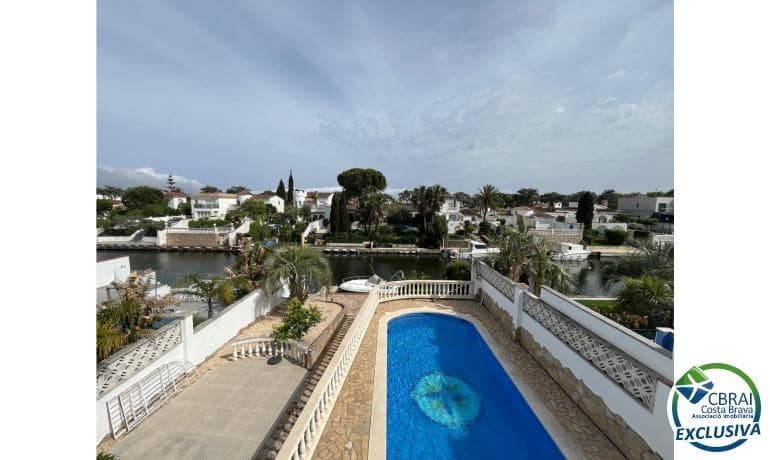 3 makuuhuone Huvila myytävänä paikassa Empuriabrava mukana uima-altaan 
autotalli - 795 000 € (Ref: 9005416)