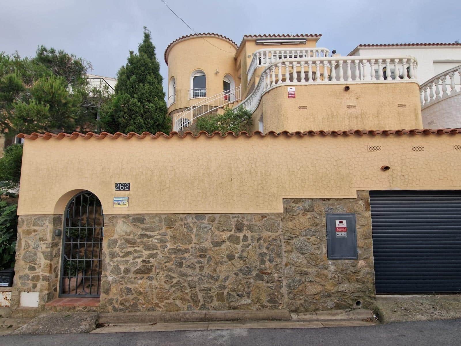 3 soveværelse Villa til salg i Roses med swimmingpool garage - € 550.000 (Ref: 9060319)