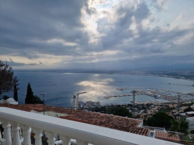 3 camera da letto Villa in vendita in Roses con piscina garage - 533.000 € (Rif: 9060319)