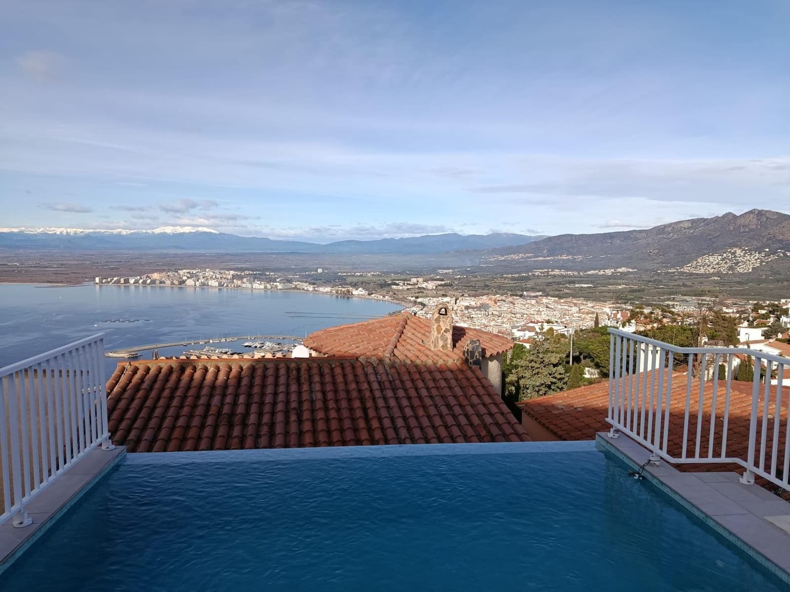 3 Zimmer Villa zu verkaufen in Roses mit Pool Garage - 533.000 € (Ref: 9060319)