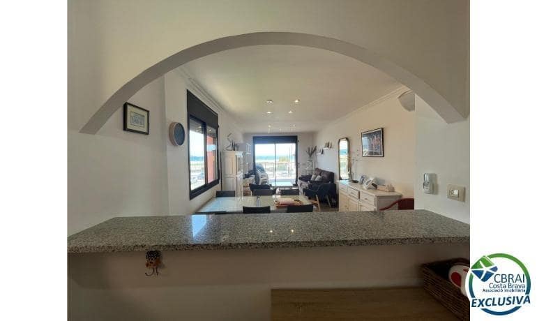 2 bedroom Apartment for sale in Empuriabrava with garage - € 349,000 (Ref: 9073259)