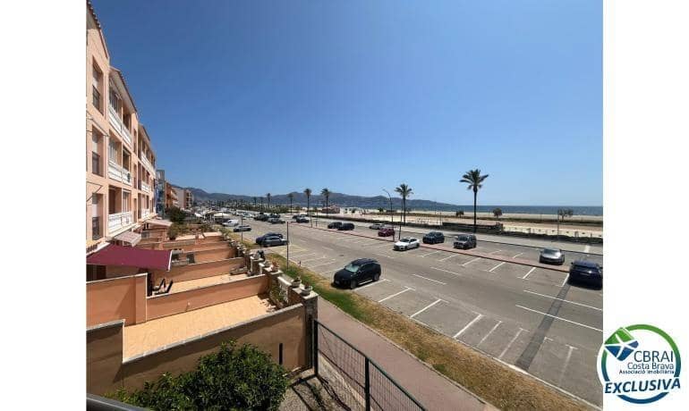 2 bedroom Apartment for sale in Empuriabrava with garage - € 349,000 (Ref: 9073259)
