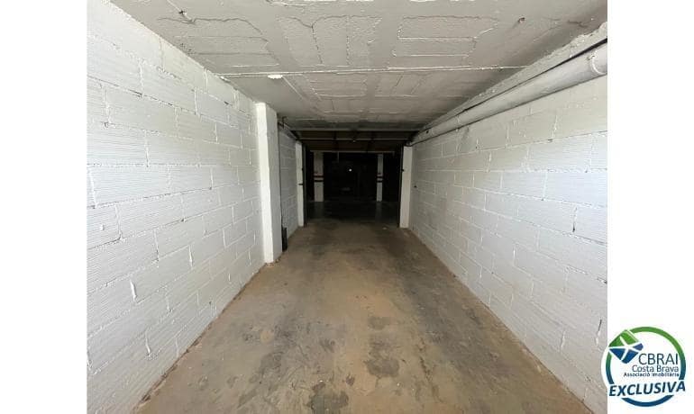 2 bedroom Apartment for sale in Empuriabrava with garage - € 349,000 (Ref: 9073259)