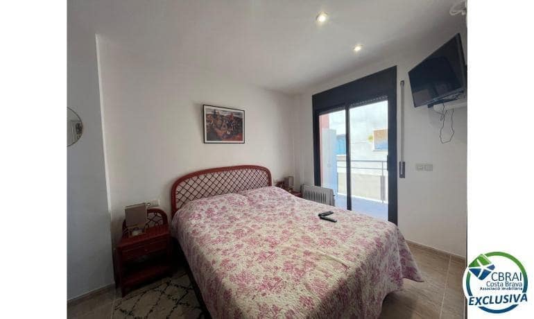 2 bedroom Apartment for sale in Empuriabrava - € 299,000 (Ref: 9073259)