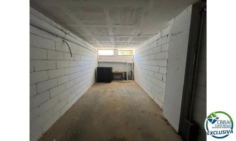 2 bedroom Apartment for sale in Empuriabrava - € 299,000 (Ref: 9073259)